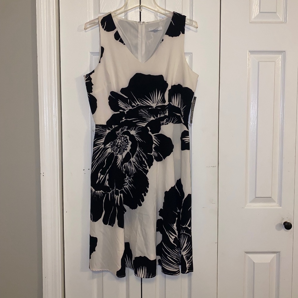 New York and Co size small midi dress new with tags